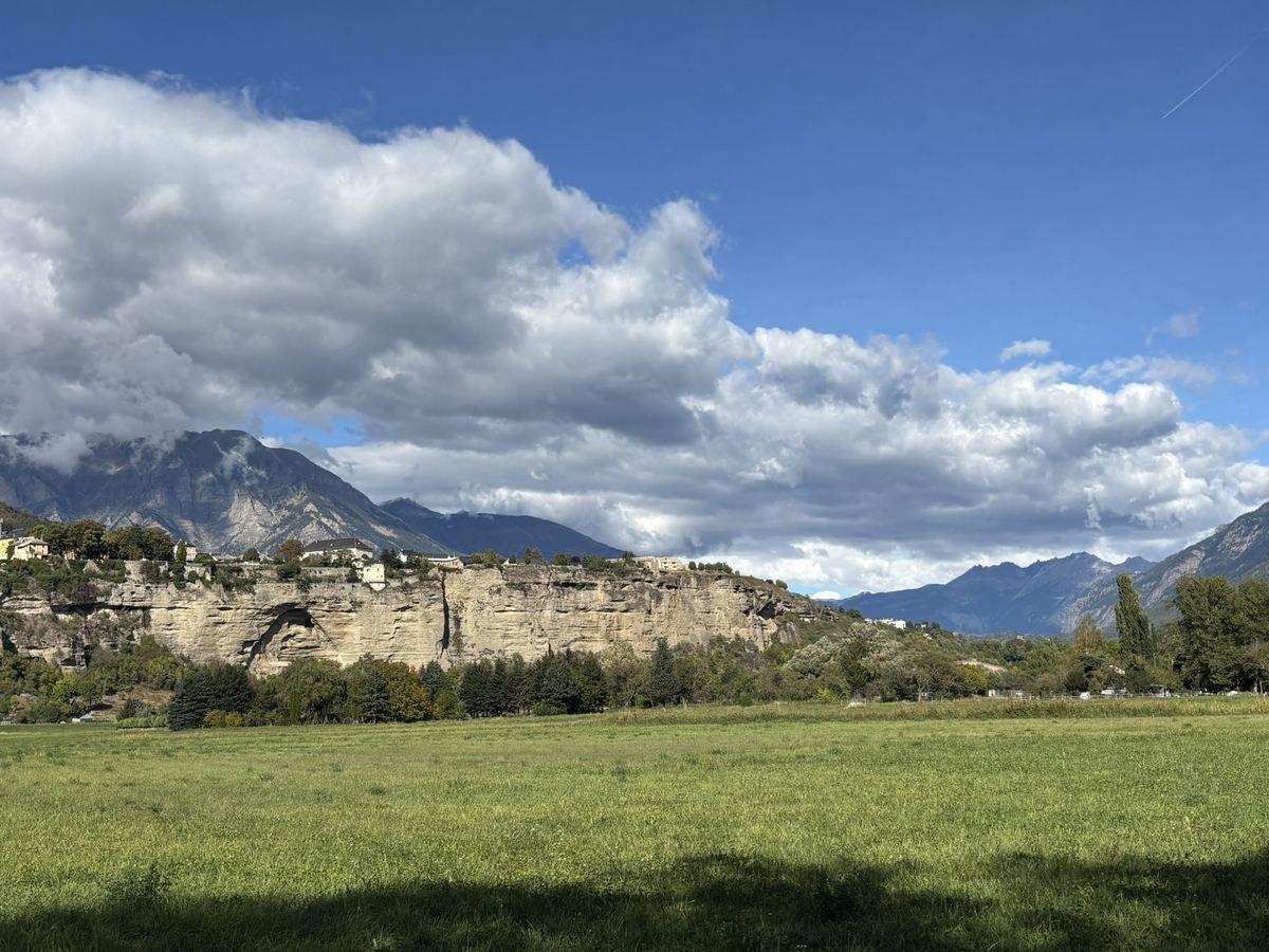 Embrun pe'rché sur son Roc